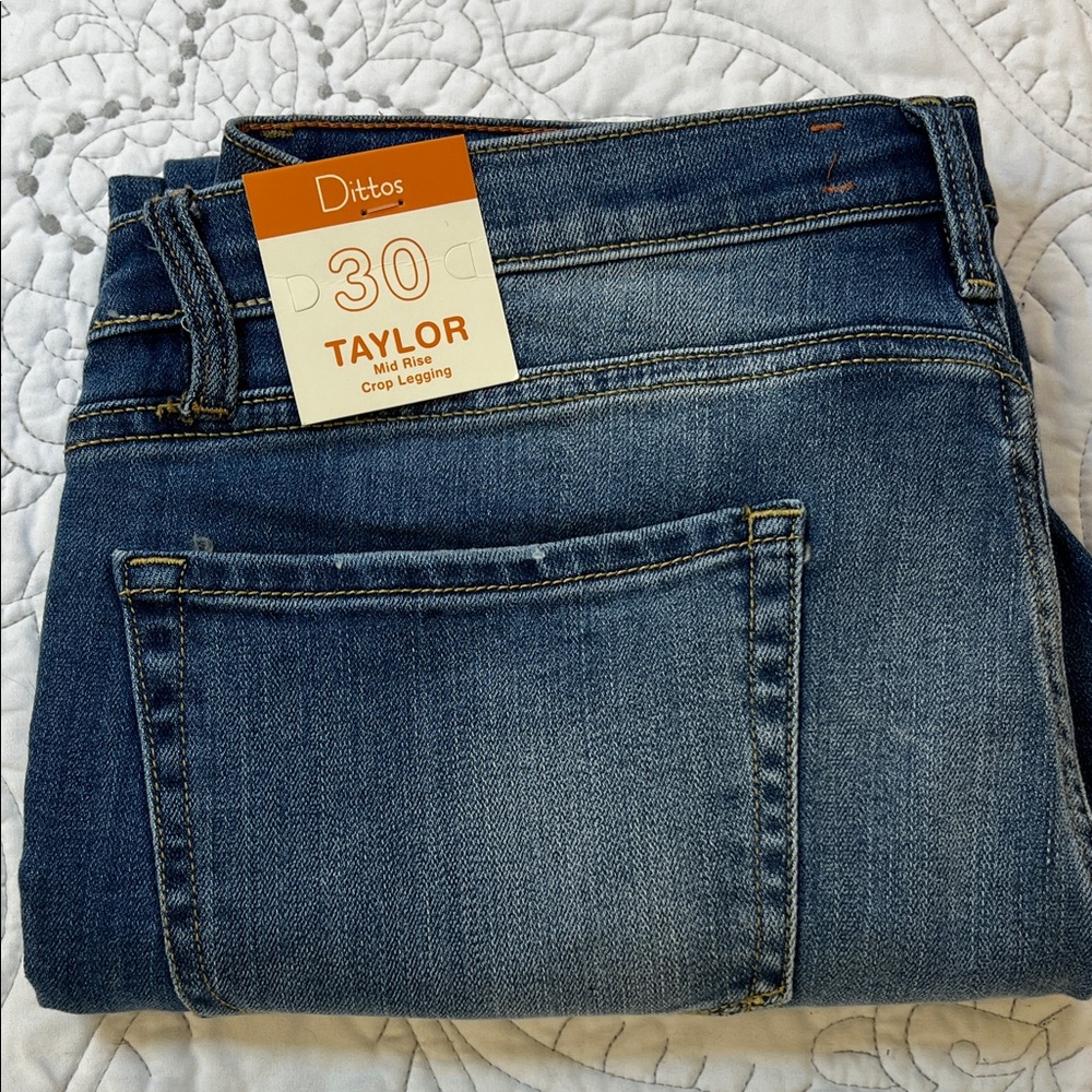 Dittos Women's Taylor Mid Rise Crop Legging Jean Size 30 NWT - Picture 9 of 9
